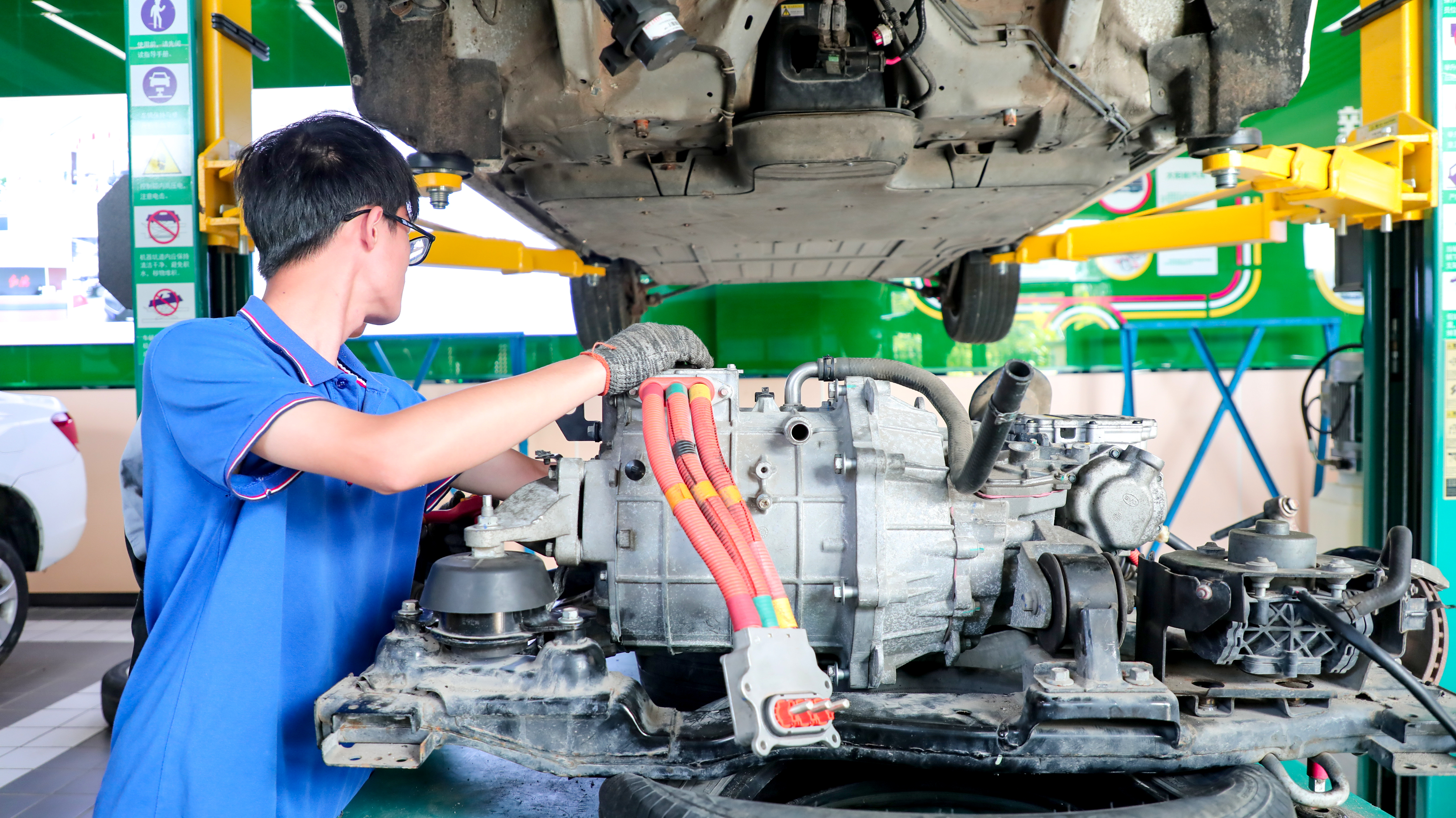 汽车高新技术高级技师